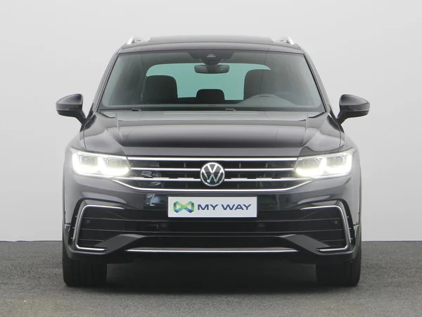 VOLKSWAGEN Tiguan (2021) — foto 19 van 23