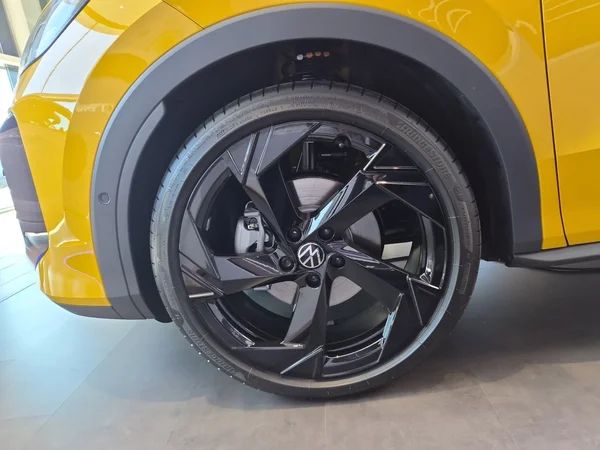 VOLKSWAGEN T-Roc (2026) — foto 2 van 19