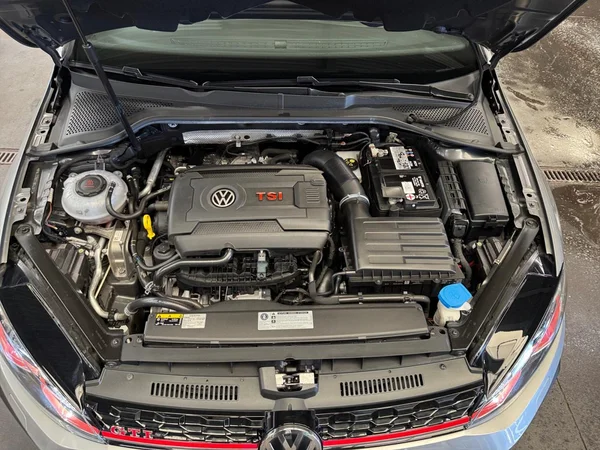 VOLKSWAGEN Golf VII GTI (2019) — foto 14 van 23