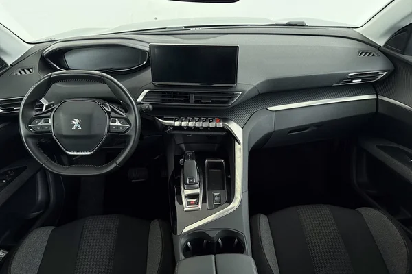 Peugeot 5008 (2021) — foto 13 van 30