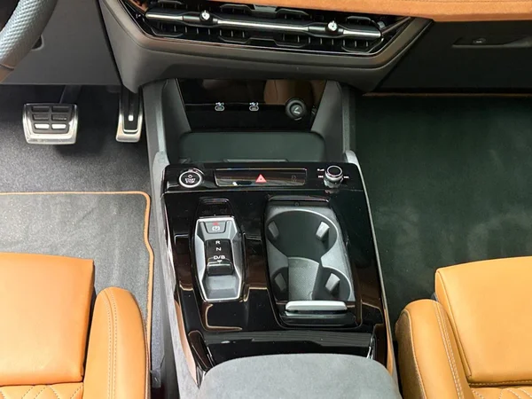 AUDI Q6 e-tron (2026) — foto 5 van 24