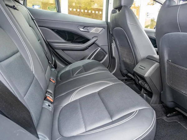 Jaguar I-PACE (2023) — foto 17 van 29
