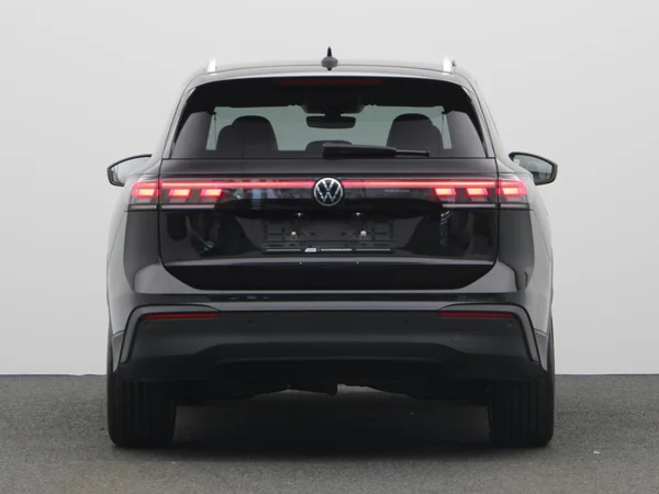 VOLKSWAGEN Tiguan (2024) — foto 17 van 20