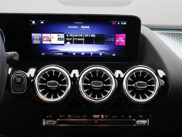 Mercedes-Benz EQA (2024) — foto 6 van 27