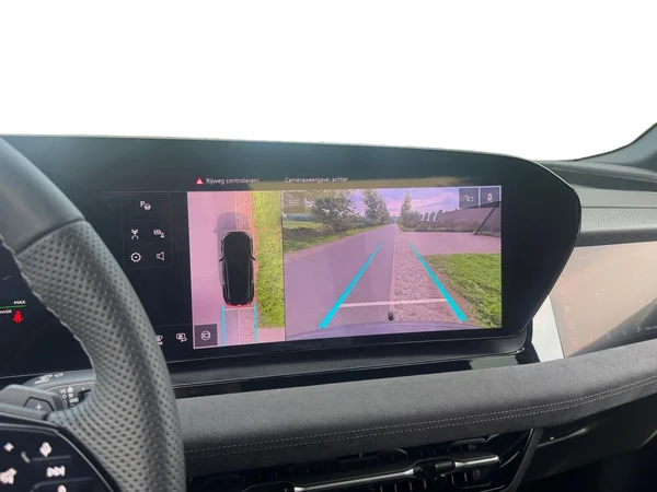 AUDI Q6 e-tron (2025) — foto 9 van 19