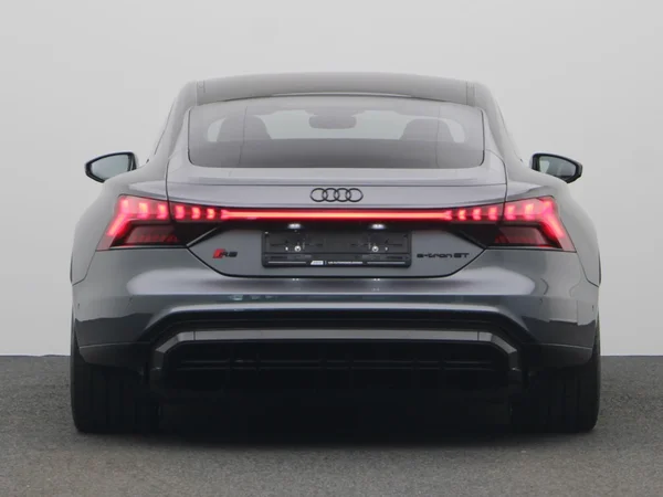 AUDI RS e-tron GT (2021) — foto 28 van 31