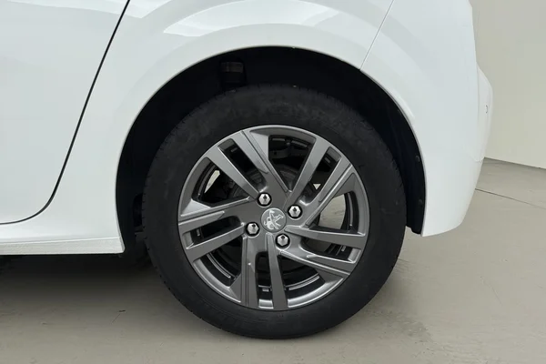 Peugeot 208 (2022) — foto 15 van 18