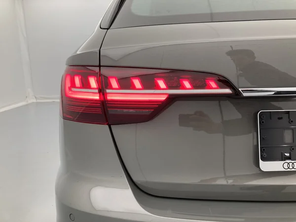 AUDI A4 Avant (2024) — foto 6 van 36