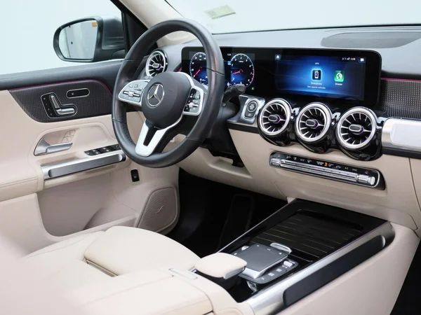 Mercedes-Benz GLB (2021) — foto 33 van 45