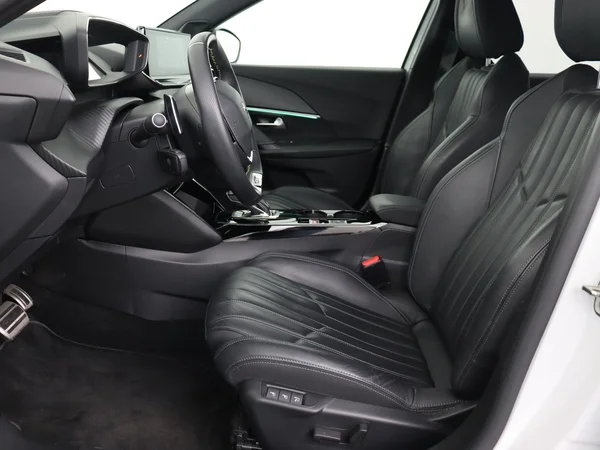 PEUGEOT 2008 (2022) — foto 2 van 32