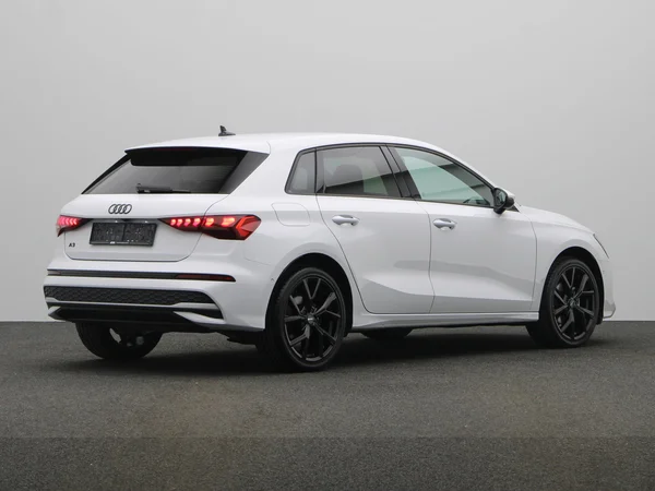 AUDI A3 Sportback (2024) — foto 12 van 19