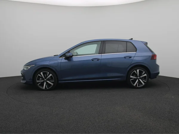 VOLKSWAGEN Golf VIII (2024) — foto 8 van 17