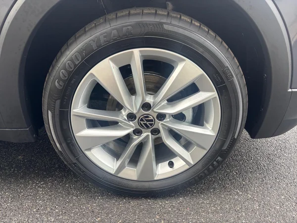 VOLKSWAGEN T-Cross (2025) — foto 11 van 12