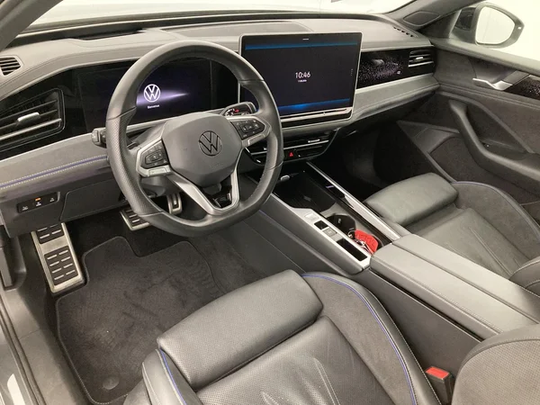 VOLKSWAGEN Passat SW (2024) — foto 5 van 36