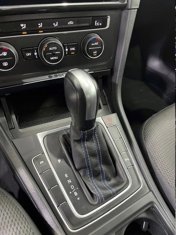 Volkswagen E-Golf (2019) — foto 69 van 75