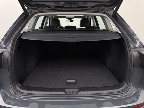VOLKSWAGEN Golf Variant (2025) — foto 8 van 30