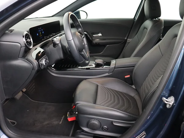MERCEDES A 180 (2020) — foto 2 van 26