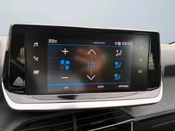 PEUGEOT 208 Dsl (2020) — foto 9 van 31