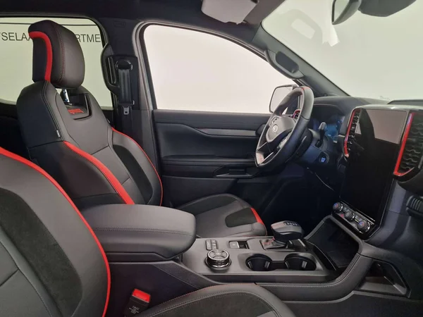 Ford Ranger — foto 13 van 15