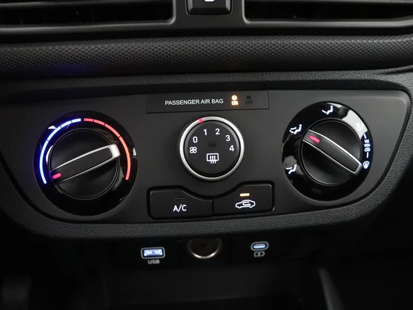 HYUNDAI i10 (2025) — foto 17 van 25