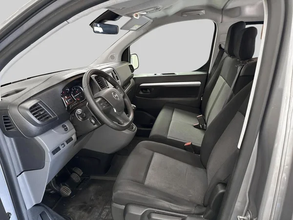 Opel Vivaro (2020) — foto 10 van 16
