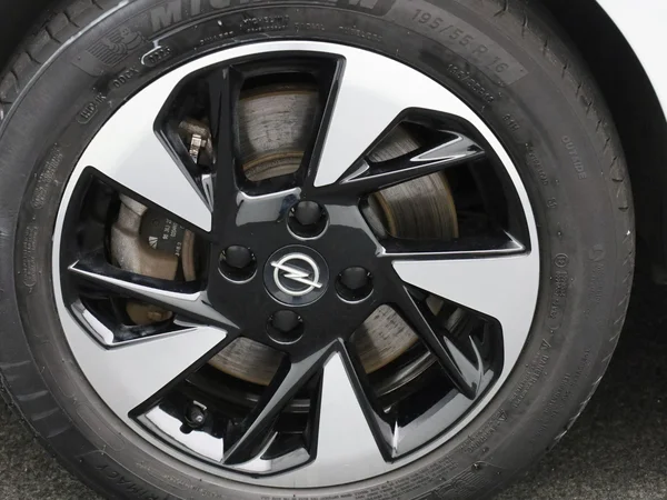 Opel Corsa-e (2023) — foto 7 van 40