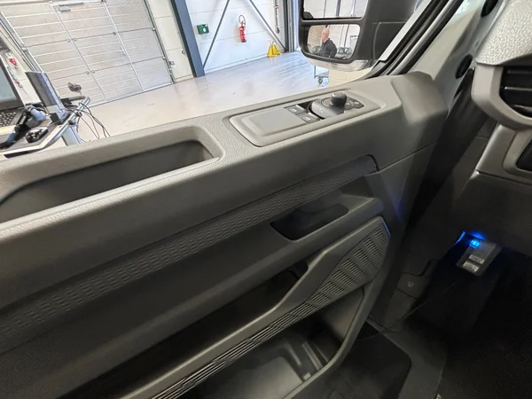 VOLKSWAGEN Transporter T7 26 Fou Swb (2025) — foto 15 van 18