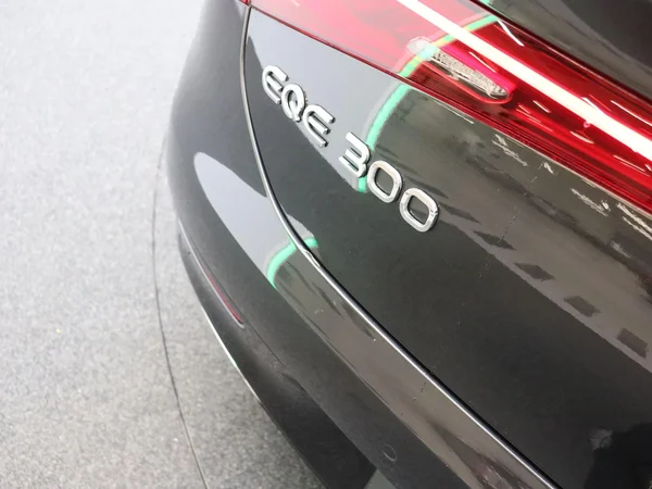 Mercedes-Benz EQE (2025) — foto 10 van 24