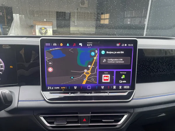 VOLKSWAGEN Tiguan eHybrid (PHEV) (2025) — foto 16 van 21