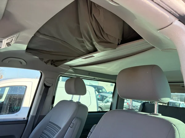 VOLKSWAGEN Transporter T5 Caravelle Swb (2011) — foto 14 van 21