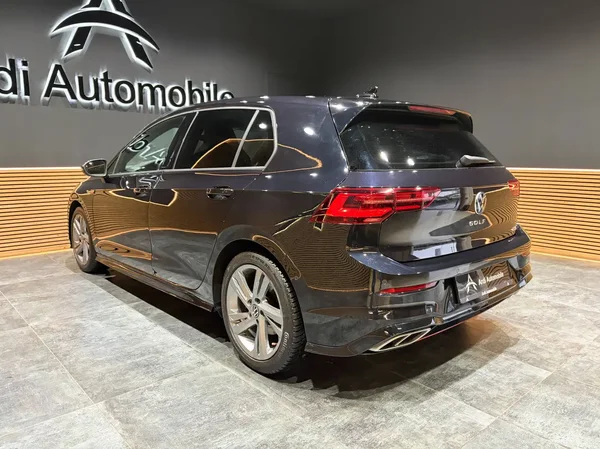 Volkswagen Golf (2022) — foto 27 van 29