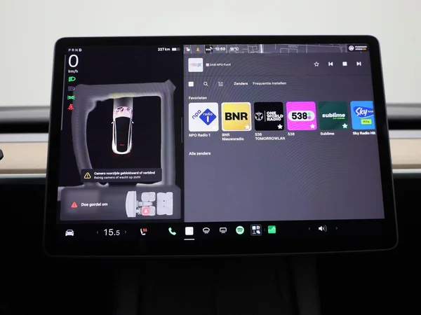 Tesla Model Y (2023) — foto 11 van 43