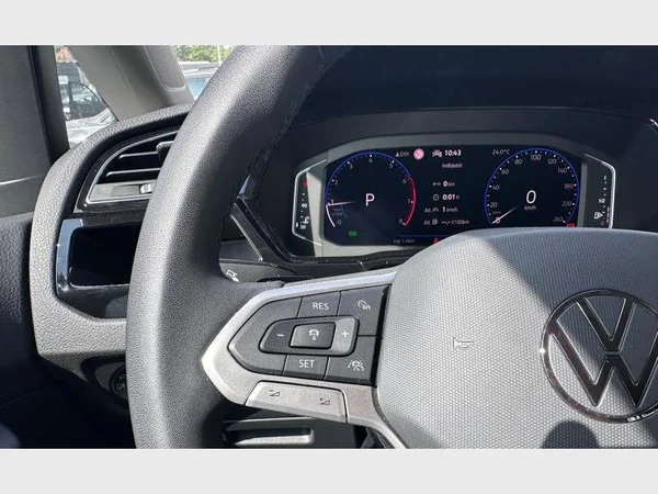 Volkswagen Touran (2024) — foto 16 van 28