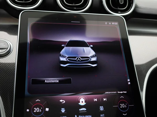 Mercedes-Benz C-Klasse (2022) — foto 26 van 54