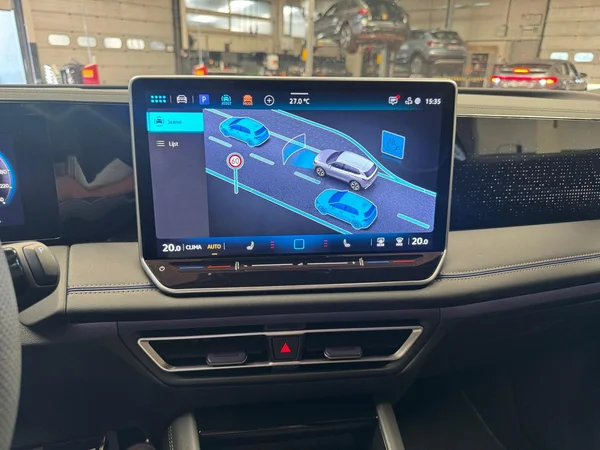 VOLKSWAGEN Tiguan (2025) — foto 5 van 24