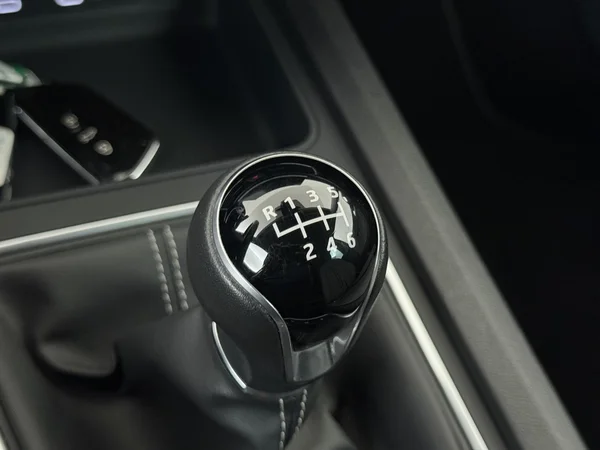 SEAT Leon (2022) — foto 4 van 28