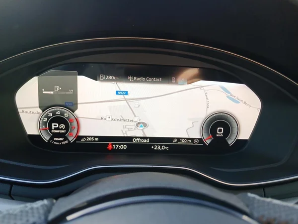 AUDI A4 Avant (2023) — foto 17 van 18