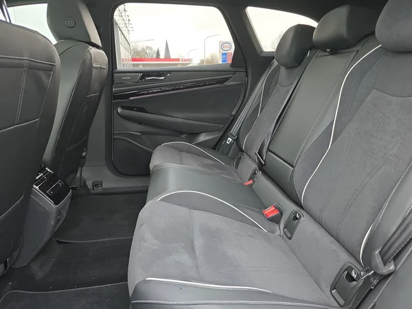 VOLKSWAGEN ID.7 Tourer (2025) — foto 15 van 18