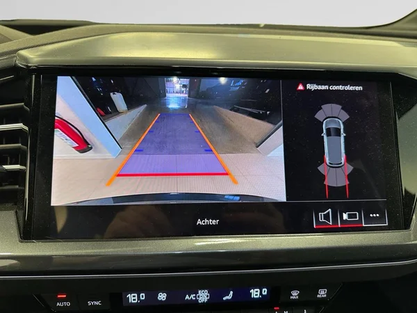 AUDI Q4 e-tron (2025) — foto 12 van 16