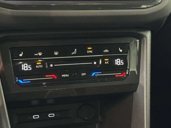 Volkswagen Tiguan (2021) — foto 6 van 17