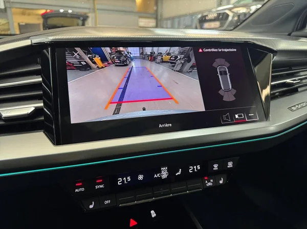 AUDI Q4 e-tron (2025) — foto 4 van 15