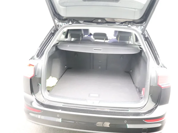 VOLKSWAGEN Golf VIII SW (2025) — foto 8 van 23