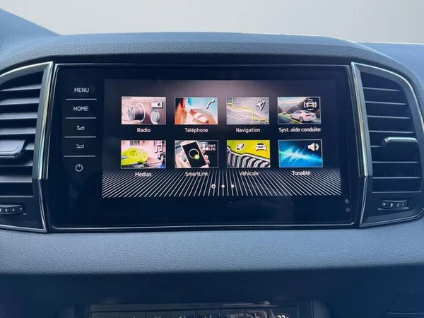 SKODA Karoq Dsl (2023) — foto 10 van 32