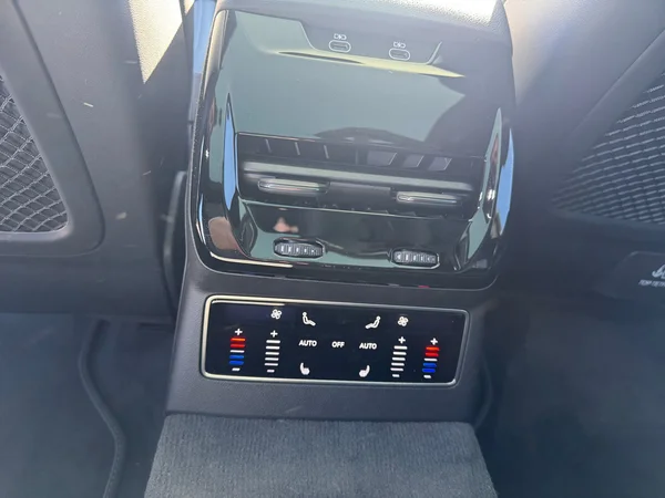 AUDI A6 Avant e-hybrid (PHEV) (2025) — foto 6 van 24