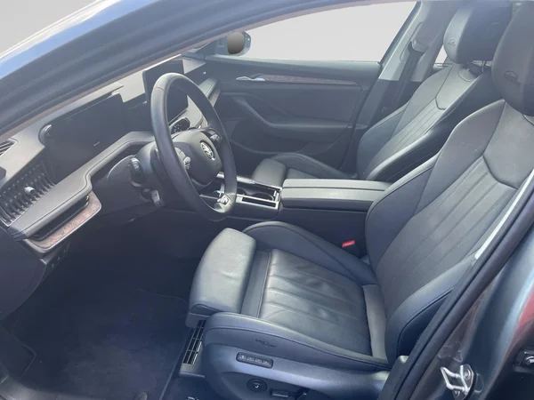 SKODA Superb Combi (2025) — foto 21 van 21