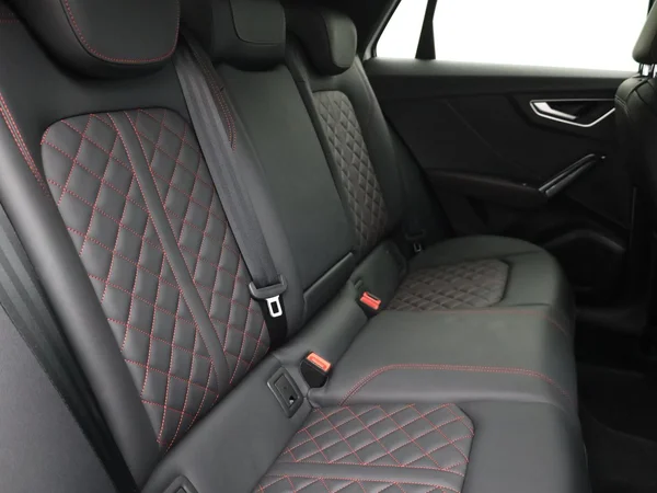 AUDI SQ2 (2025) — foto 24 van 24