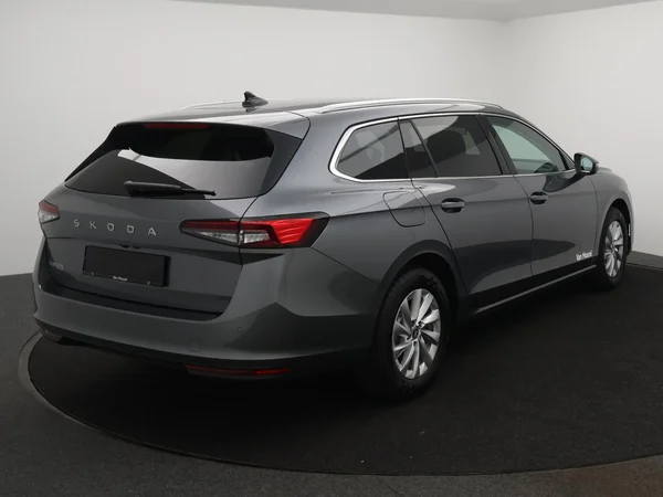 SKODA Superb Combi (2026) — foto 19 van 23