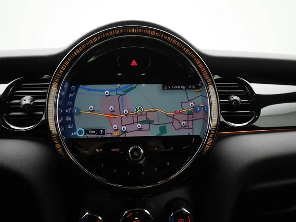 MINI One (2022) — foto 8 van 37