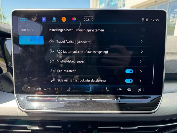 VOLKSWAGEN Golf VIII (2026) — foto 3 van 24