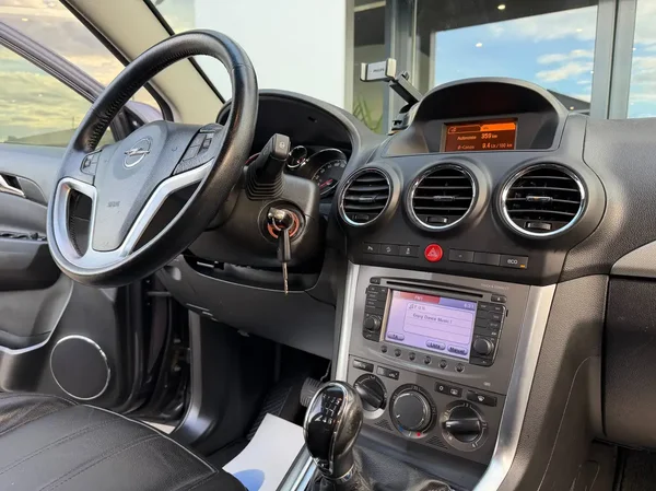 Opel Antara (2013) — foto 2 van 25